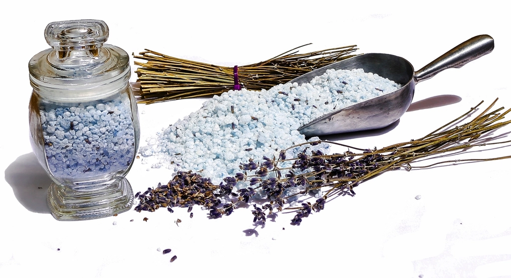Bath salts and lavender